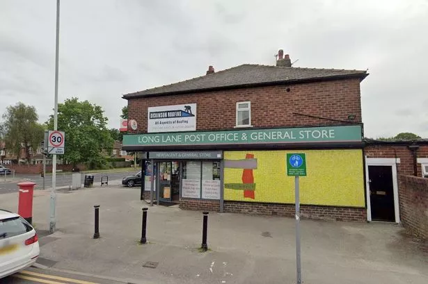 Crow bar thugs steal around £40